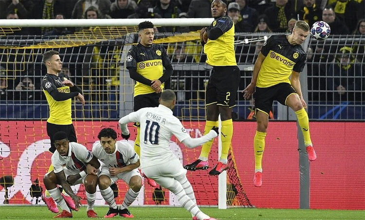 Neyma và đồng đội cần vượt khó trước Dortmund. Ảnh: Reuters.