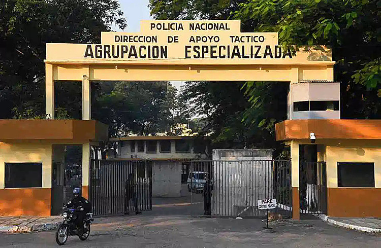 Nhà tù Agrupacion Especializada, nơi giam giữ Ronaldinho. Ảnh: AFP.
