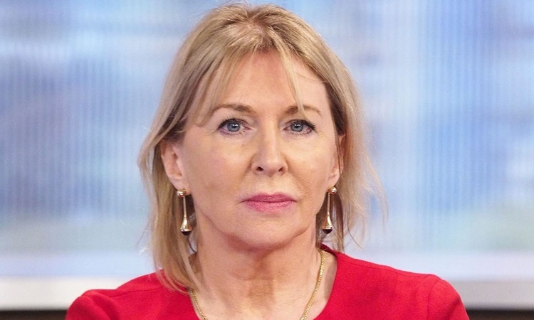 Thứ trưởng Y tế Anh Nadine Dorries. Ảnh: Sky News.