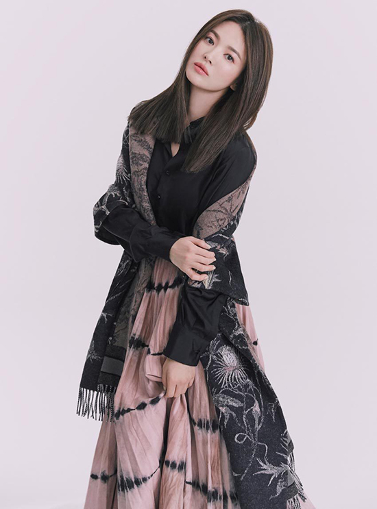 Song Hye Kyo diện đa phong cách