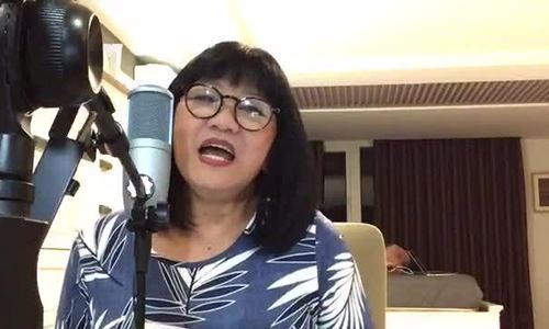 Cẩm Vân hát