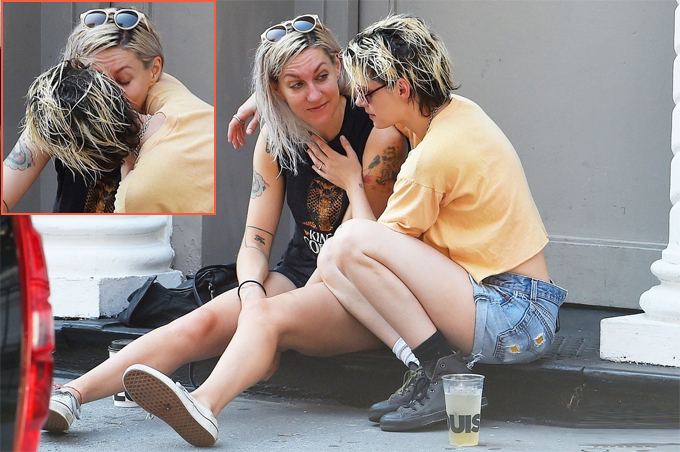 Kristen và Dylan hôn nhau trên đường phố New York.