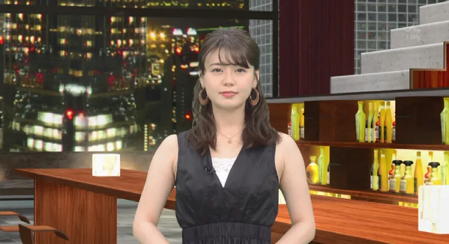 Ayako Iguchi trên sóng truyền hình. 