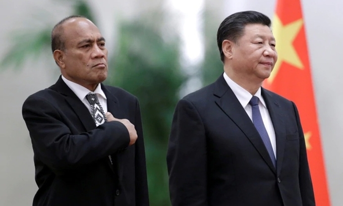 Chủ tịch Trung Quốc Tập Cận Bình (phải) và Tổng thống Kiribati Taneti Maamau tại Bắc Kinh hồi tháng một. Ảnh: Reuters.