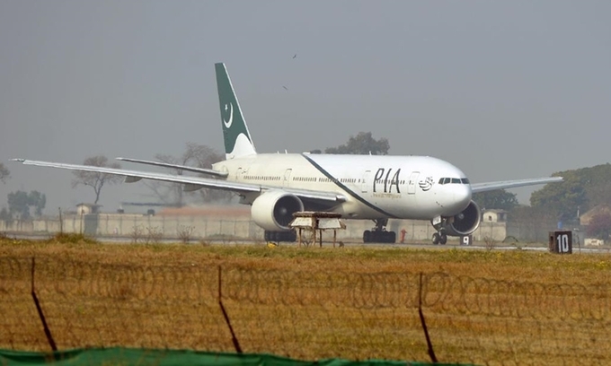 Một máy bay của hãng Hàng không Quốc tế Pakistan. Ảnh: AFP.