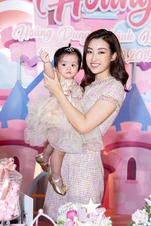 Con gái gần 2 tuổi của bà trùm hoa hậu Kim Dung - 6