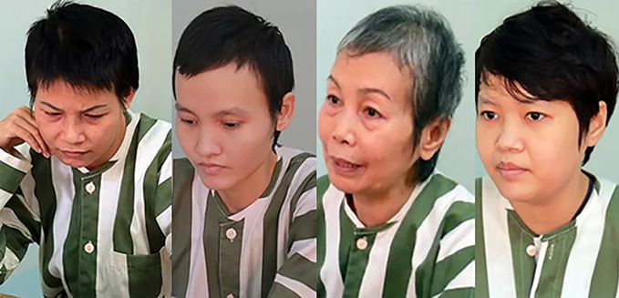 Từ trái sang: Huyên, Thảo, Hoa và Hà sau khi bị bắt. Ảnh: Nguyệt Triều.