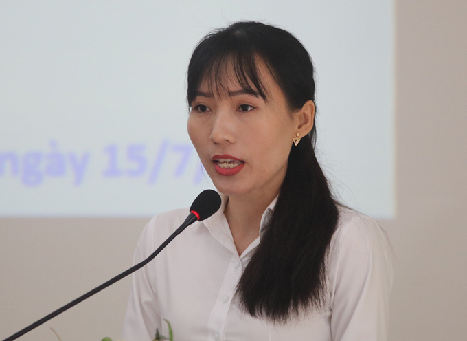 Nữ học viên Phan Thị Thu Thảo phát biểu tại buổi khai giảng sáng 15/7. Ảnh: Hạ Giang.