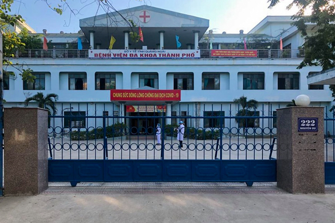 Bệnh viện Đa khoa TP Quảng Ngãi đã đóng cửa ngưng tiếp nhận bệnh nhân. Ảnh:Thanh Phương.