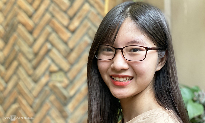 Mai Anh cao 1,48m, nặng 37 kg, sinh ra ở Phú Thọ. Hiện, cô đang là sinh viên năm nhất trường Đại học luật Hà Nội. Ảnh: Thùy An