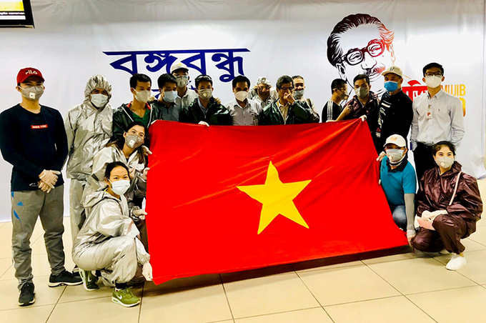 Ngày 2/7, đoàn của anh Nguyễn Quốc Toàn được trở về nước sau hơn 100 ngày bị mắc kẹt tại Bangladesh. Ảnh nhân vật cung cấp.