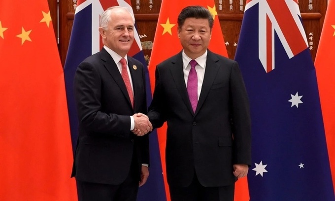 Thủ tướng Australia Marcolm Turnbull (trái) bắt tay Chủ tịch Trung Quốc Tập Cận Bình tại hội nghị thượng đỉnh G20 ở Trung Quốc hồi tháng 9/2016. Ảnh: Reuters.