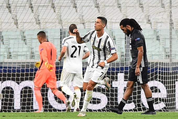 Ronaldo mừng bàn thứ hai trong trận đấu. Ảnh: Reuters.