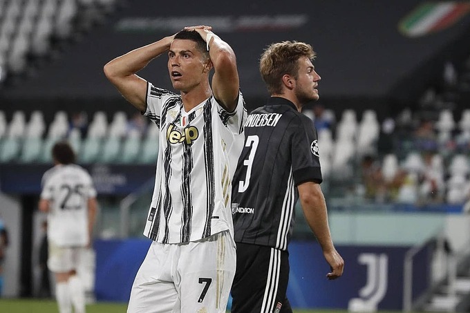 Nỗ lực của Ronaldo không đủ giúp Juventus đảo ngược thế cờ. Ảnh: Reuters.