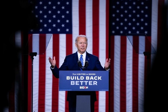 Ông Joe Biden phát triển trong một buổi vận động tranh cử. Ảnh: NYT