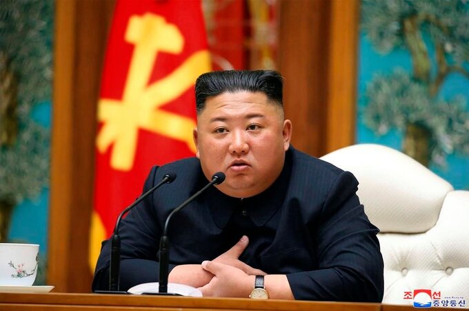 Lãnh đạo Triều Tiên Kim Jong-un dự cuộc họp của Bộ Chính trị đảng Lao động Triều Tiên ngày 11/4 ở Bình Nhưỡng. Ảnh: KCNA.