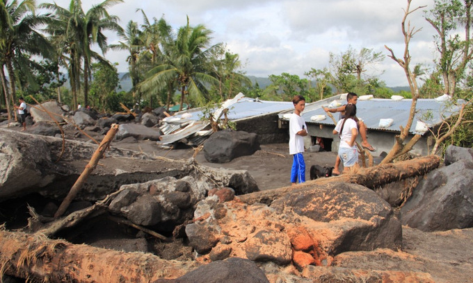 Một khu vực bị bão Goni tàn phá ở tỉnh Albay, Philippines, hôm 2/11. Ảnh: AFP.