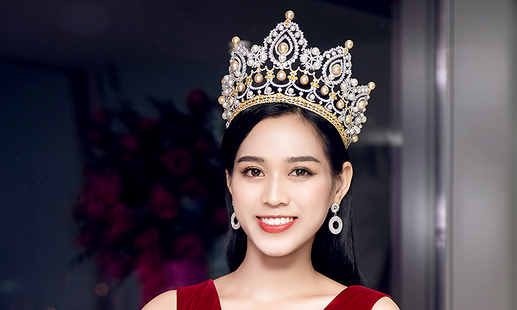 Hoa hậu Đỗ Thị Hà: Tôi rèn tính cách khi cấy lúa với mẹ
