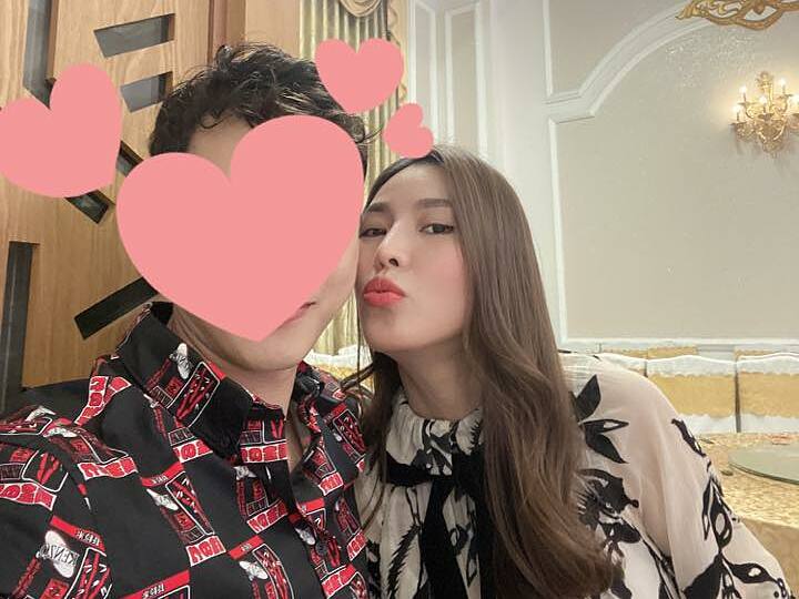 Trước đó, Quế Vân thường che mặt bạn trai mỗi lần khoe hình ảnh của họ.