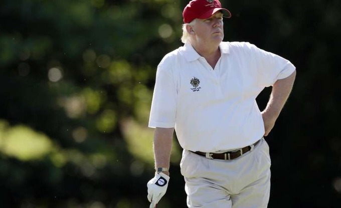 Cựu tổng thống Mỹ Donald Trump tại sân golf ở Palm Beach, Florida, hôm 22/1. Ảnh: Washington Examiner