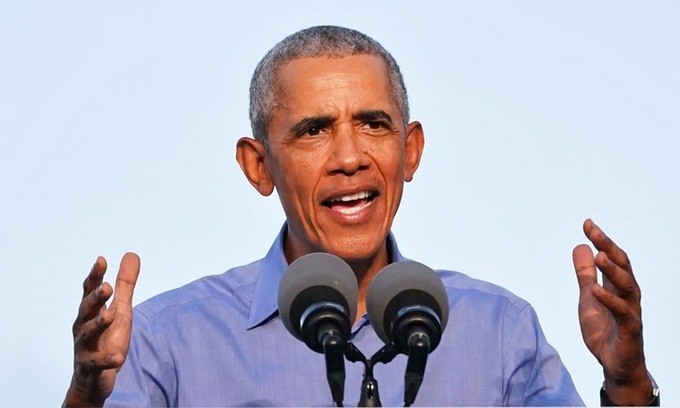 Cựu tổng thống Mỹ Barack Obama vận động tranh cử giúp ông Joe Biden ở Philadelphia hồi tháng 10/2020. Ảnh: CNBC.