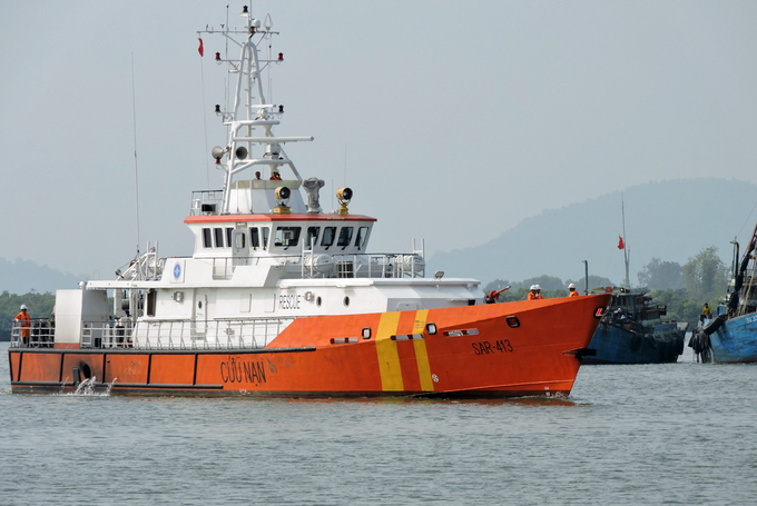 Tàu SAR 413 của Trung tâm phối hợp Tìm kiếm cứu nạn hàng hải trong lần cứu nạn năm 2014. Ảnh: Trường Hà.
