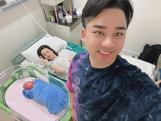 Hữu Công coi con trai chính là món quà vô giá mà trời ban. Em bé được ca sĩ Lam Trường đặt tên là Nguyễn Lam Phong, được chào đời nhờ phương pháp mổ bắt thai, nặng 3,6 kg.