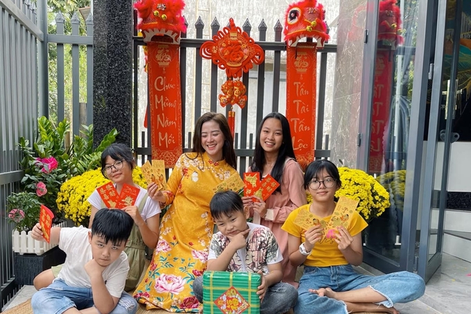 Thiên Hương quây quần bên gia đình dịp Tết Tân Sửu.