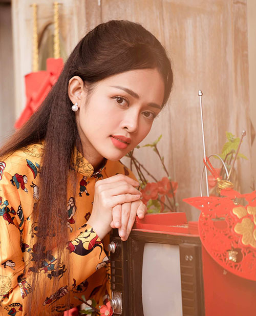 Thanh Trúc làm mẹ đơn thân khi 21 tuổi, hiện cô gửi con trai cho gia đình bạn trai cũ nuôi.