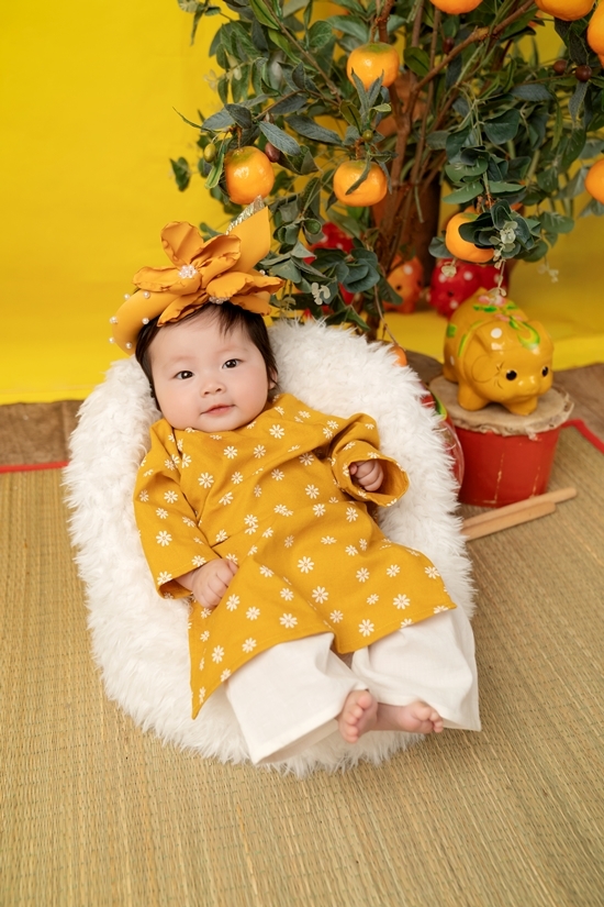 Pha Lê đặt tên con là Thiên Ý, tiếng Anh - Honora Shin và tên ở nhà là bé Ốc.