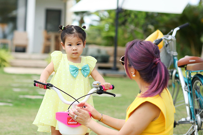 Suốt một năm qua, công việc đình trệ và không thể đi diễn vì dịch Covid-19 diễn biến phức tạp ở Mỹ nhưng Thanh Thảo không về nước vì muốn ở gần các con, tự tay vun vén cho gia đình nhỏ. Khi quyết định trở về, cô tìm mọi cách để đưa hai con về cùng.
