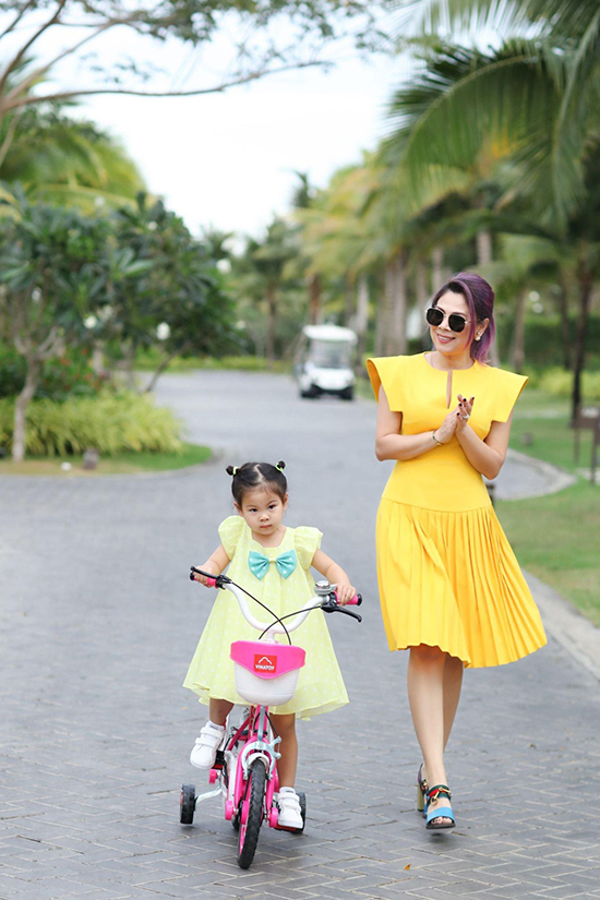 Thanh Thảo tâm sự bé Talia chính là động lực để cô vượt qua tất cả những trăn trở để bước tiếp con đường đã chọn. Nữ ca sĩ thấy may mắn vì con gái có người cha quá tốt. Anh Tom Han chăm sóc con chu đáo, cho ăn uống khoa học và dạy con sống tự lập từ nhỏ.
