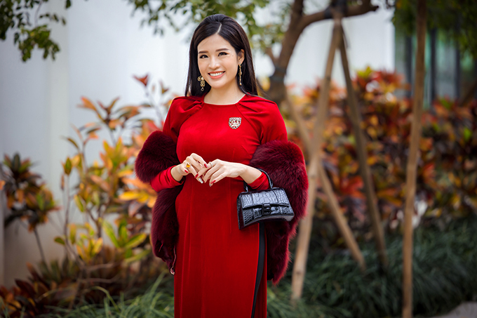 Từ khi dịch Covid-19 bùng phát trở lại, cuộc sống của Phan Hoàng Thu bị đảo lộn. Nhiều show diễn của cô bị huỷ và một số dự án khác cũng ngưng trệ còn con trai thì chuyển sang học online.
