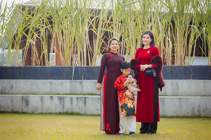 Phan Hoàng Thu hiện sống cùng bố mẹ đẻ và con trai trong một căn biệt thự rộng lớn ở Hà Đông. Bé Bào Ngư từ nhỏ đã được bà ngoại dạy dỗ, chăm sóc.
