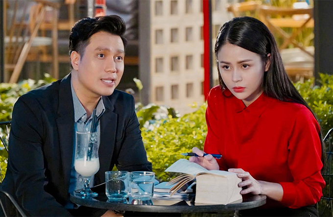 Việt Anh vào vai Hoàng, tìm mọi cách để tán tỉnh Minh (Thu Trang) trong phim Hướng dương ngược nắng.