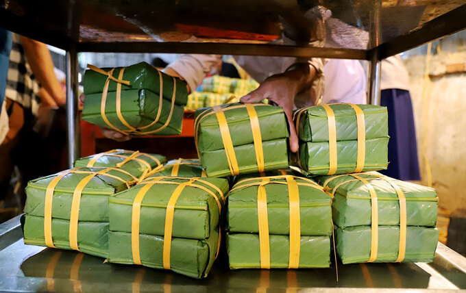 Lá dong ở xã Quang Vĩnh được nhiều cơ sở ở Hà Tĩnh mua về gói bánh chưng bán Tết. Ảnh: Đức Hùng