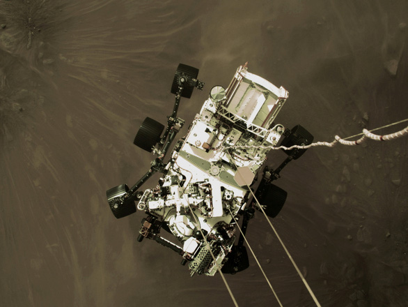 NASA công bố ảnh màu ấn tượng trên sao Hỏa do tàu Perseverance chụp - Ảnh 4.