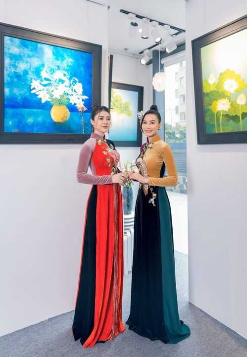 Lương Giang đưa Lý Kim Thảo tham quan phòng tranh, chia sẻ những câu chuyện về hội họa. Bên cạnh diễn xuất, cô thành công với vai trò họa sĩ song song công việc giảng dạy tại trường đại học.