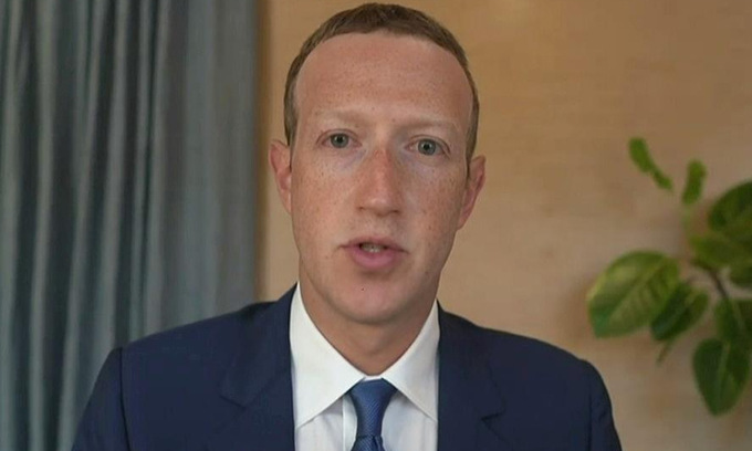 Zuckerberg điều trần trước quốc hội Mỹ hồi tháng 11/2020. Ảnh: Reuters.