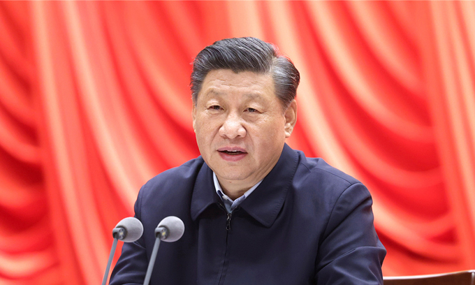 Chủ tịch Tập Cận Bình phát biểu tại sự kiện ở Trường Đảng của Học viện Quản trị Quốc gia ở Bắc Kinh hôm 1/3. Ảnh: Xinhua.