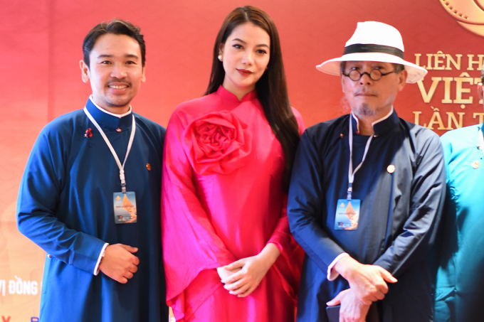 Từ trái sang: Lý Minh Thắng - đạo diễn phim Mẹ chồng, Trương Ngọc Ánh, nhà quay phim - đạo diễn Phạm Việt Thanh.