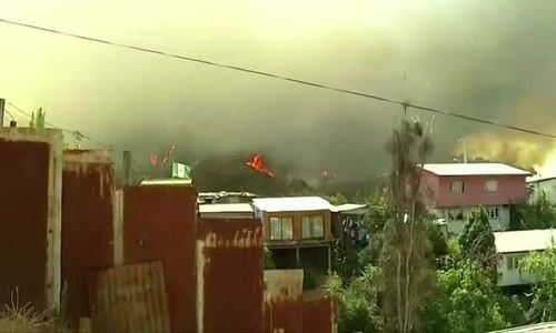 Hỏa hoạn đêm Giáng sinh phá hủy 120 ngôi nhà